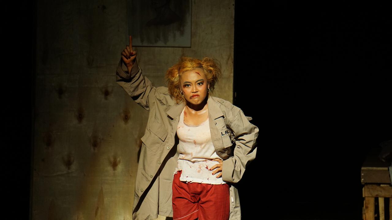 Thumbnail artikel UKM Teater Gabung Sabet Penghargaan Monolog Terbaik di Artefac UNS 2025