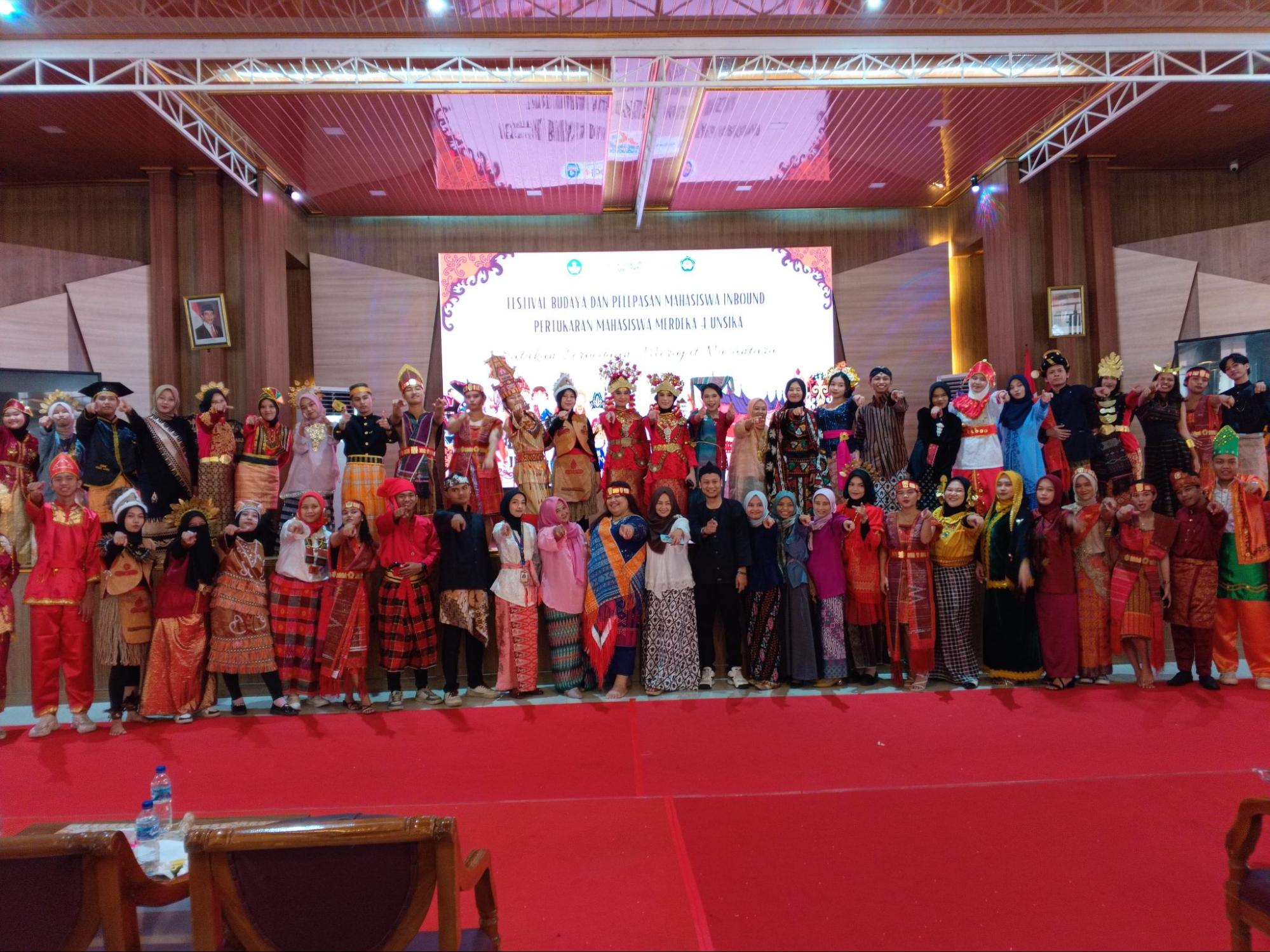Thumbnail artikel Akhiri Perjalanan Mahasiswa Inbound PMM Angkatan 4: Unsika Adakan Festival Budaya dengan Meriah