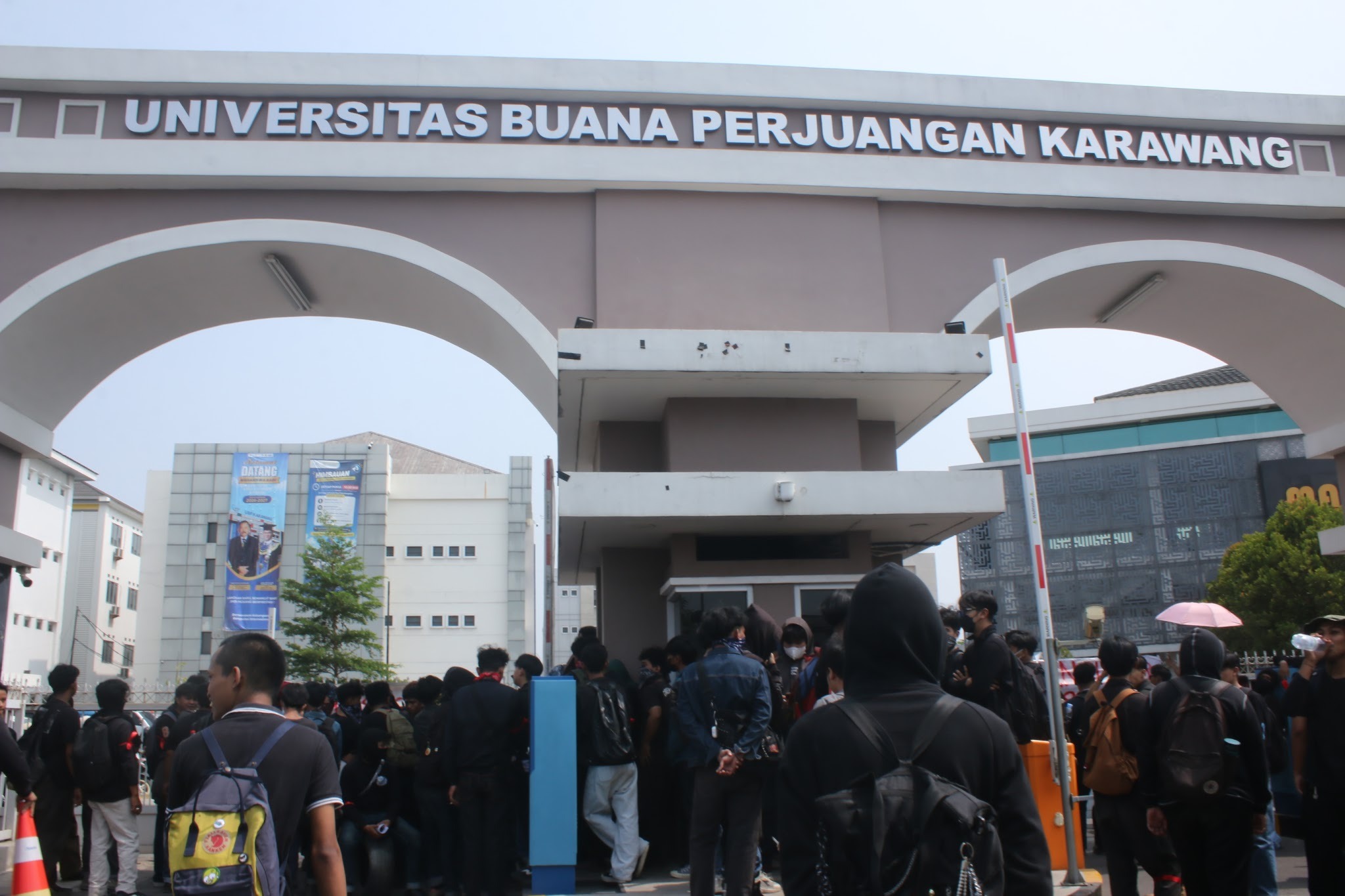 Thumbnail artikel ALIANSI MAHASISWA UBP KARAWANG GELAR AKSI PADA SAAT DIES NATALIS BERLANGSUNG